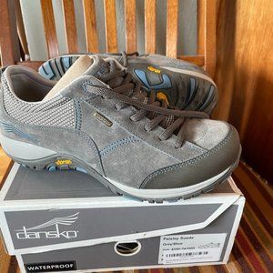 Dansko Paisley Grey/Blue Suede Waterproof Sneaker 8.5-9 or 39 M - NEW/Unworn
